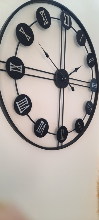 مشکی با عدد نقره ای