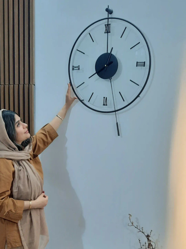 ساعت ساعت لارا مشکی قطر۶۰ با شیشه ساده و عدد ترکیبی