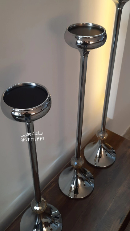 دارای کفی جهت بالا ماندن شمعها