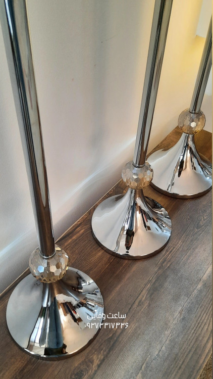 دارای کریستال در پایه