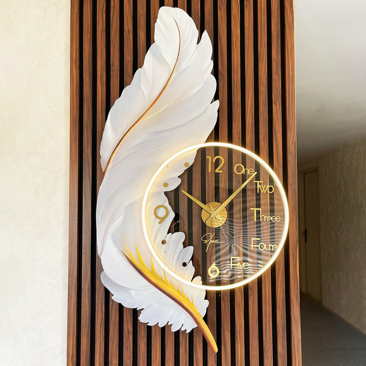 ساعت پر سفید عمودی