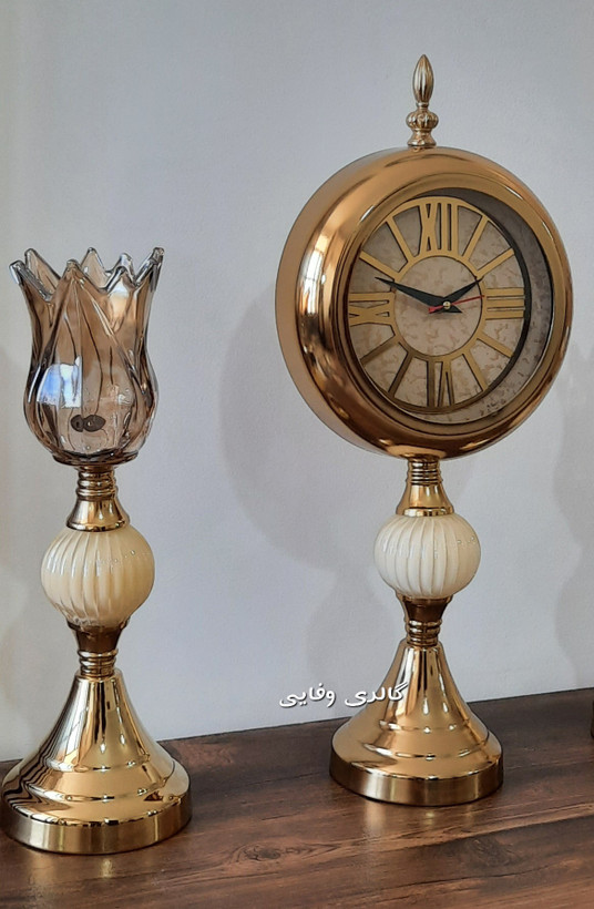 ساعت و شمعدان رومیزی کرم طلایی
