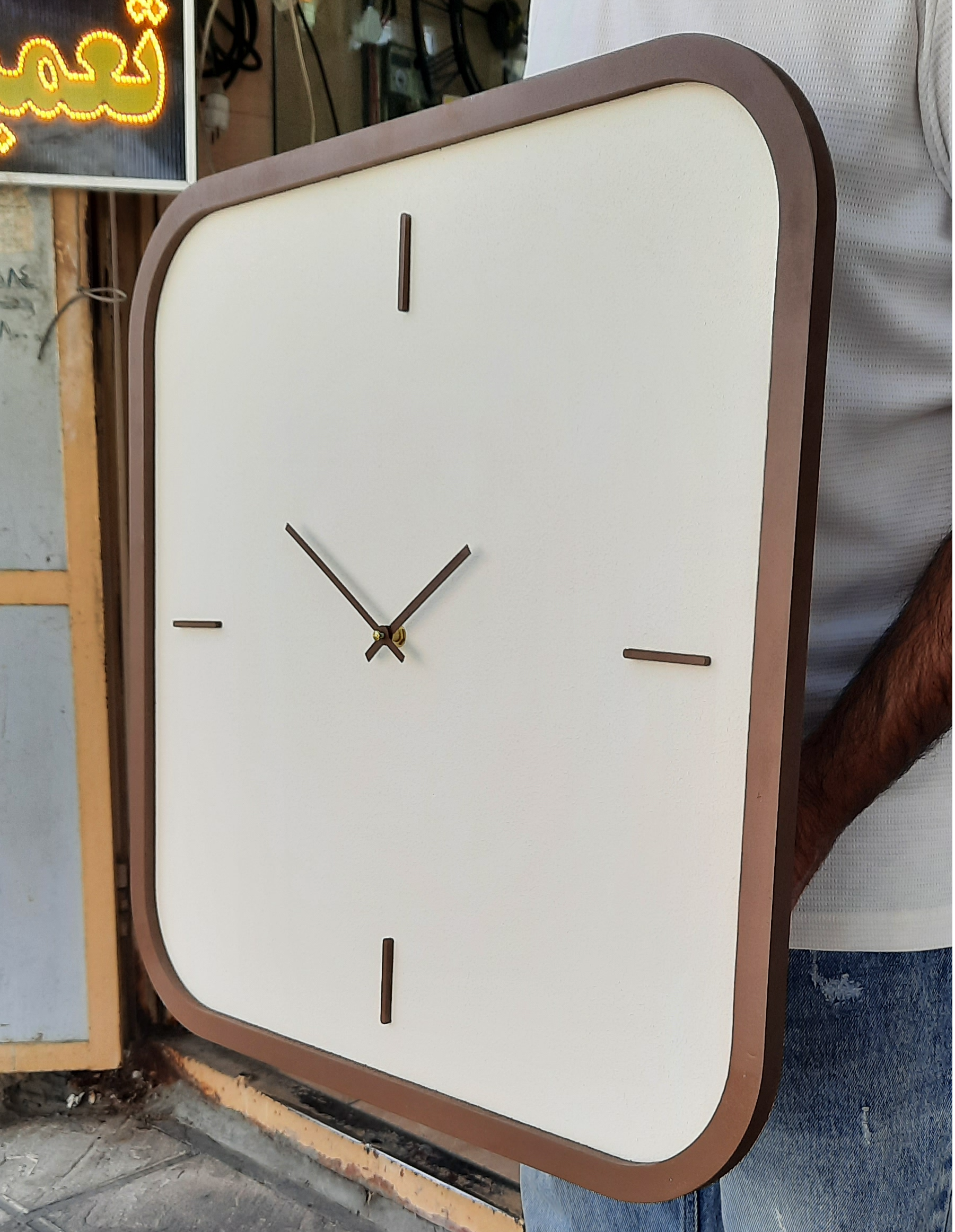 ساعت دیواری مینیمال چوبی قطر۶۰ ساعتدیواری سبز
