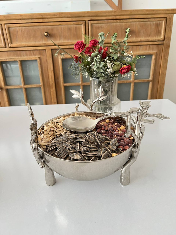 سرویس پذیرایی گلبرگ نقره ای سیلور و طلایی ۹ پارچه ست پذیرایی فلزی نقره آلومینیومی طرح گلبرگ نقره ای